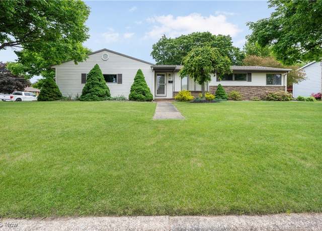 Property at 488 Willaman Ave NW, North Canton, OH 44720, 3 beds, 2 baths
