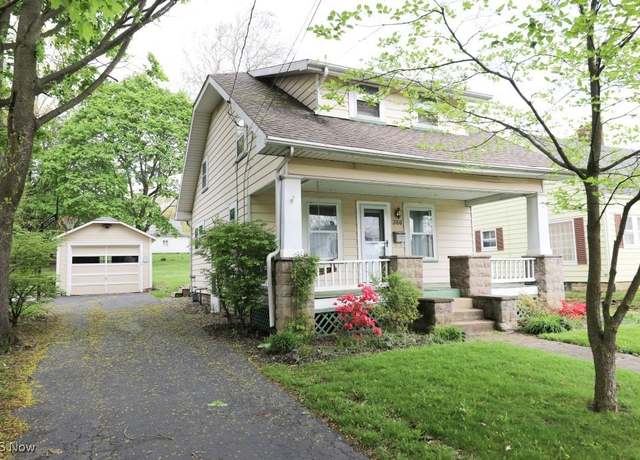 Property at 366 W 8th St, Salem, OH 44460, 3 beds, 1 bath