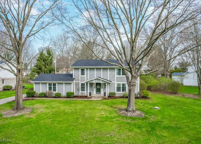 Property at 1339 Stonington Rd NW, North Canton, OH 44720, 4 beds, 3.5 baths
