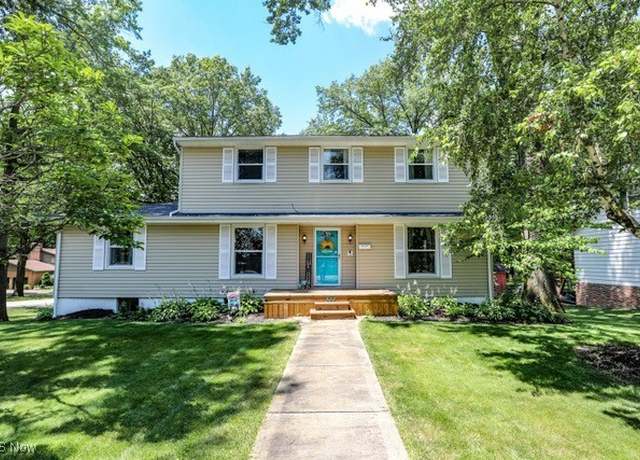Property at 422 Oak Manor Dr, Ravenna, OH 44266, 3 beds, 1.5 baths