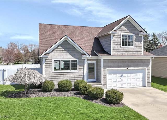 Property at 17135 Misty Lake Dr, Strongsville, OH 44136, 3 beds, 2.5 baths
