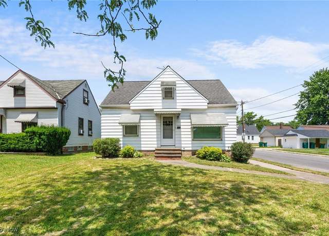 Property at 15617 Rockside Rd, Maple Heights, OH 44137, 3 beds, 1 bath