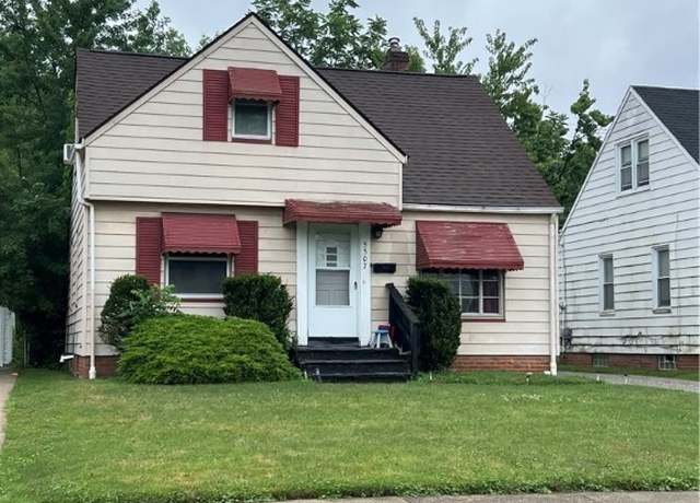 Property at 5507 Hollywood Ave, Maple Heights, OH 44137, 3 beds, 1 bath