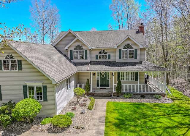 Property at 12125 Burlington Glen Dr, Chardon, OH 44024, 4 beds, 2.5 baths