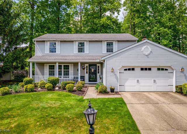 Property at 15956 Inglewood Ct, Strongsville, OH 44136, 4 beds, 2.5 baths