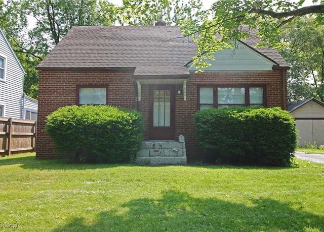 Property at 815 Hayden Ave, Akron, OH 44320, 3 beds, 1 bath