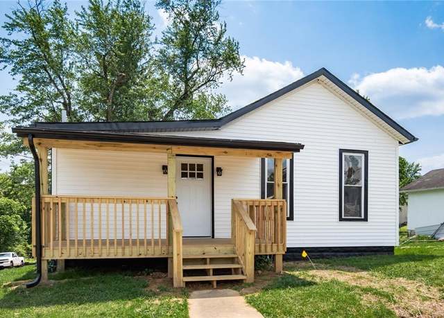 Property at 1332 Playford Ave, Zanesville, OH 43701, 3 beds, 2 baths