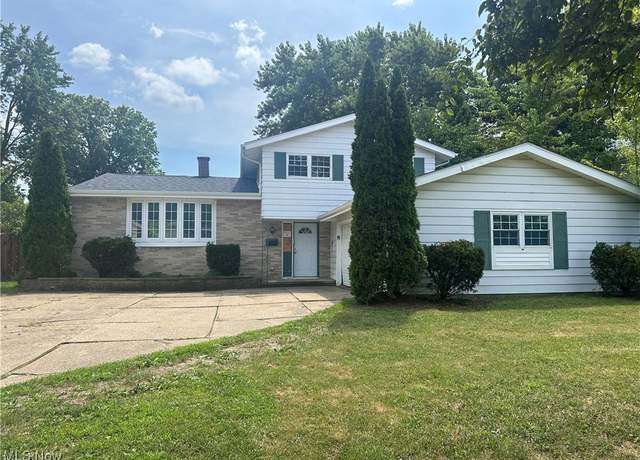 Property at 405 Baldwin Dr, Berea, OH 44017, 4 beds, 1.5 baths