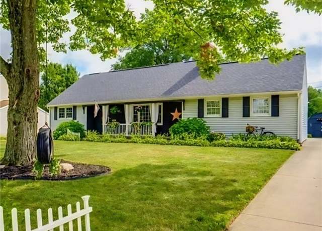 Property at 753 Highland Ave, Wadsworth, OH 44281, 4 beds, 2 baths