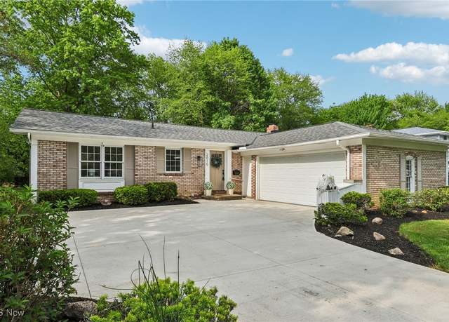 Property at 2015 Berkeley Dr, Westlake, OH 44145, 3 beds, 3 baths