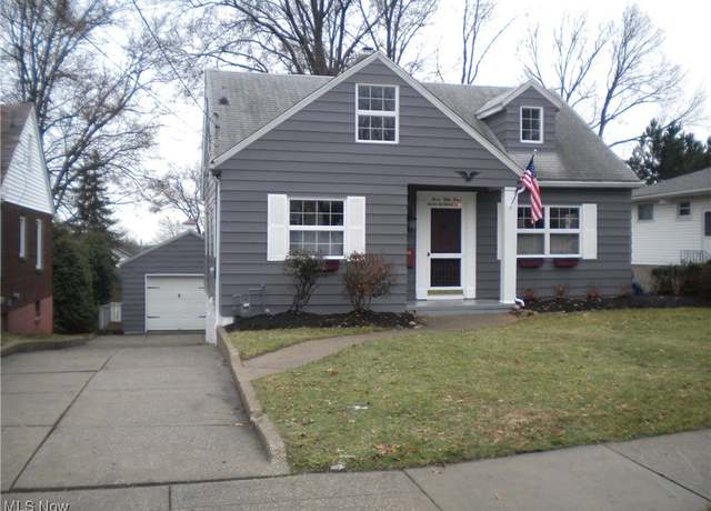 Property at 354 E Park Ave, Barberton, OH 44203, 4 beds, 2 baths