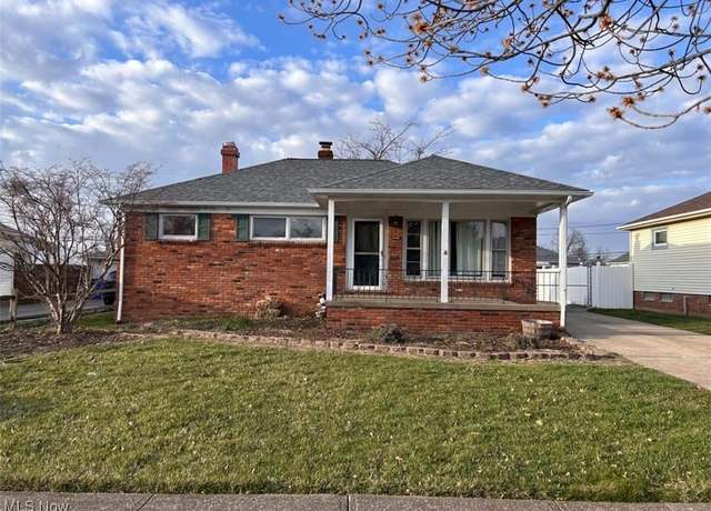 Property at 13646 Crestway Dr, Brook Park, OH 44142, 3 beds, 2 baths