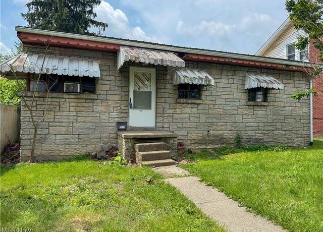 Property at 1018 E 12th St, Parkersburg, WV 26101, 3 beds, 1 bath