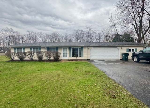 Property at 566 Robinhood Dr, Aurora, OH 44202, 4 beds, 2 baths