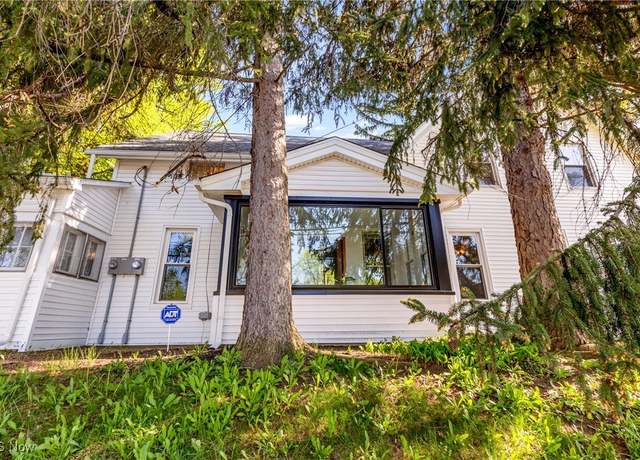 Property at 24512 Emery Rd, Warrensville Heights, OH 44128, 9 beds, 4 baths