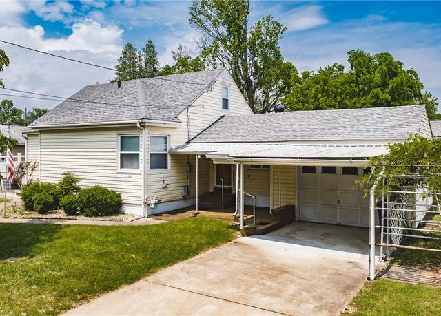 Property at 1303 28th St, Vienna, WV 26105, 3 beds, 1 bath