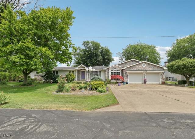 Property at 1318 Mirheath Dr, Huron, OH 44839, 3 beds, 2 baths
