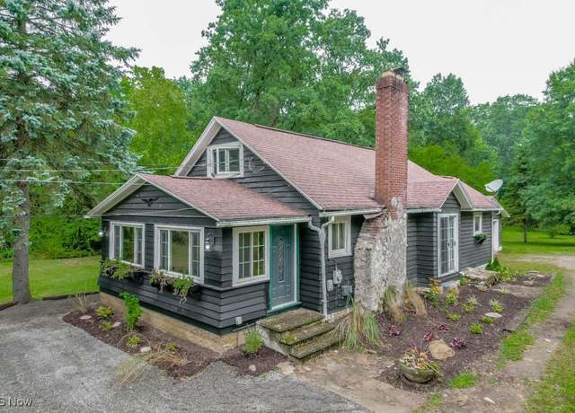 Property at 901 E Robinson Ave, Barberton, OH 44203, 2 beds, 2 baths