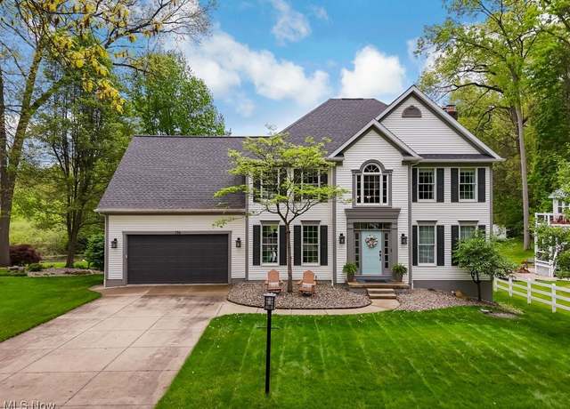 Property at 196 Lake Front Dr, Akron, OH 44319, 4 beds, 3.5 baths