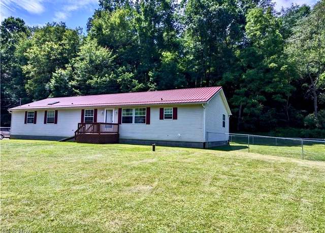 Property at 5500 Westbrook St SE, Magnolia, OH 44643, 3 beds, 3 baths