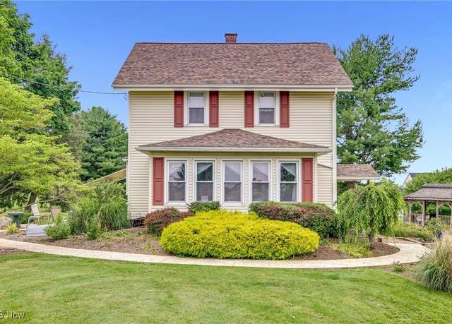 Property at 3681 Werner Church Rd NE, Canton, OH 44721, 3 beds, 2.5 baths