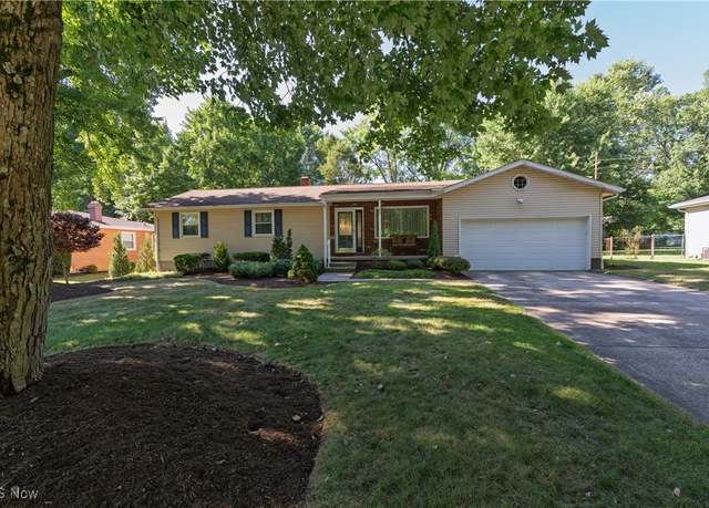 Property at 130 Strecker Dr, Tallmadge, OH 44278, 3 beds, 2 baths