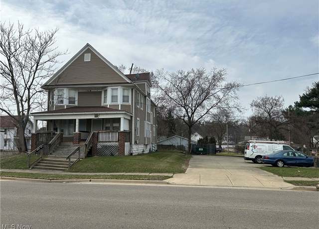 Property at 1314 Lakeshore Blvd, Akron, OH 44301, 4 beds, 4 baths