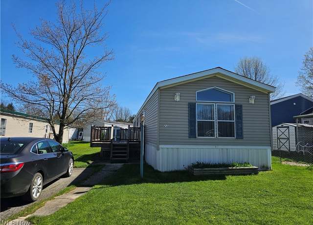 Property at 23 Thomas Dr, Middlefield, OH 44062, 2 beds, 2 baths