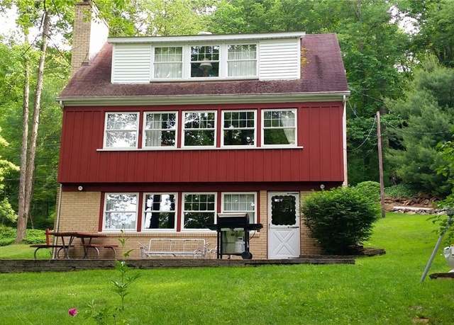 Property at 3675 Rockwood Dr SW, Carrollton, OH 44615, 2 beds, 3 baths