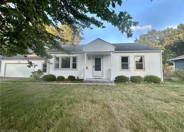 Property at 2905 Penny Ln, Austintown, OH 44515, 3 beds, 2 baths