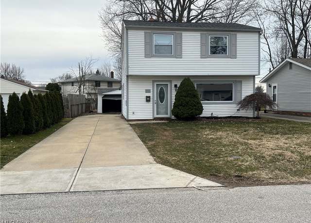 Property at 332 Parkway Dr, Eastlake, OH 44095, 3 beds, 1.5 baths