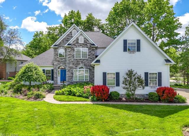 Property at 835 Thelma Dr, Wadsworth, OH 44281, 3 beds, 2.5 baths