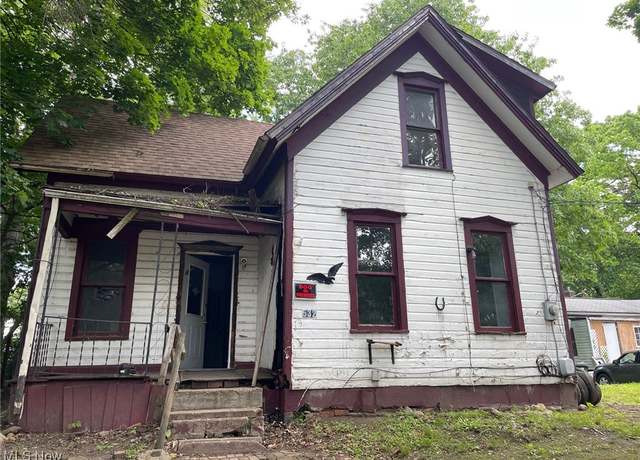 Property at 532 4th St SW, Massillon, OH 44647, 3 beds, 1 bath