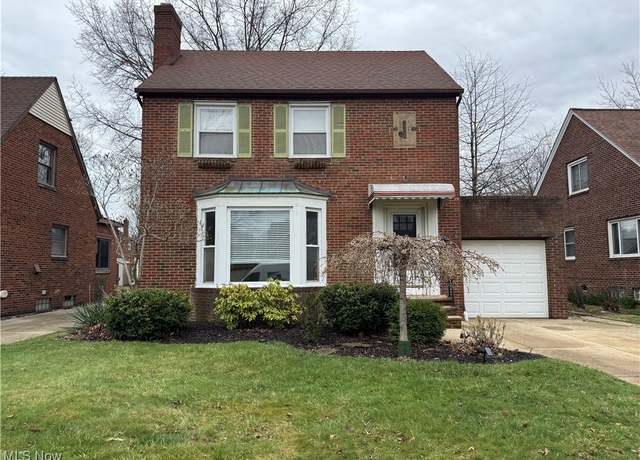Property at 95 E 211th St, Euclid, OH 44123, 2 beds, 1.5 baths