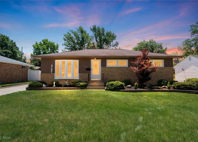 Property at 11183 Johnson Dr, Parma, OH 44130, 3 beds, 2 baths