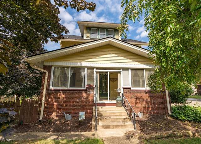 Property at 129 Anna Ave NW, Canton, OH 44708, 3 beds, 2 baths