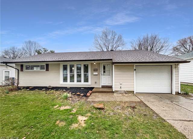 Property at 9080 Lynnhaven Rd, Cleveland, OH 44130, 3 beds, 1 bath