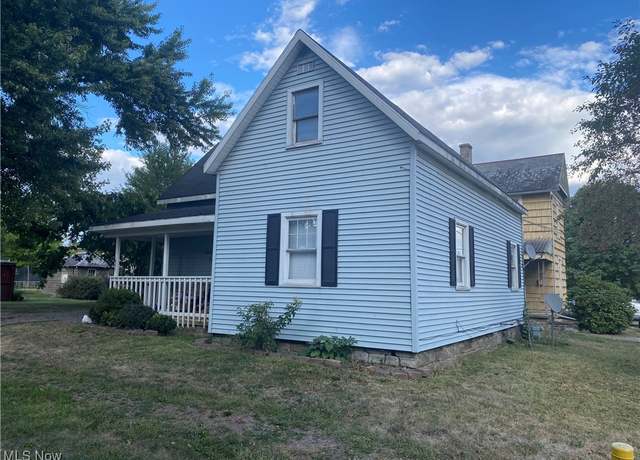 Property at 635 S 9th St, Cambridge, OH 43725, 4 beds, 1 bath
