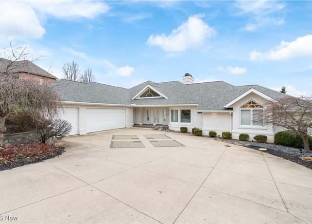 Property at 4182 Lochness Cir NW, Canton, OH 44718, 4 beds, 3.5 baths