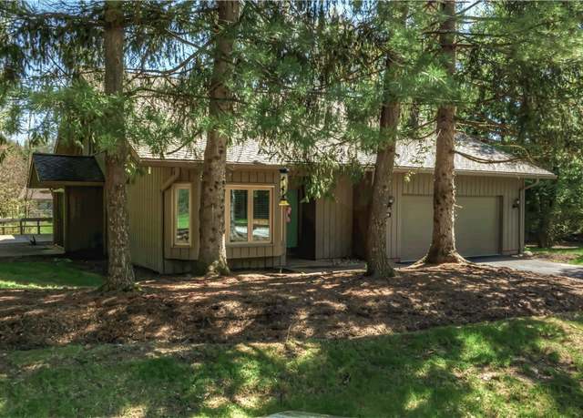 Property at 325 Inwood Trl, Aurora, OH 44202, 2 beds, 2.5 baths