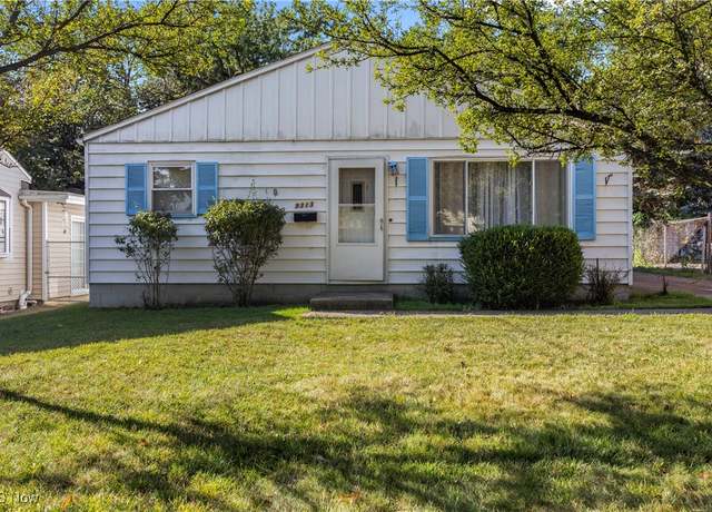 Property at 9313 Crestwood Dr, Parma Heights, OH 44130, 3 beds, 1 bath