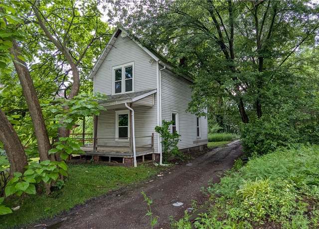 Property at 1447 Shriver Ave NE, Canton, OH 44705, 2 beds, 1 bath