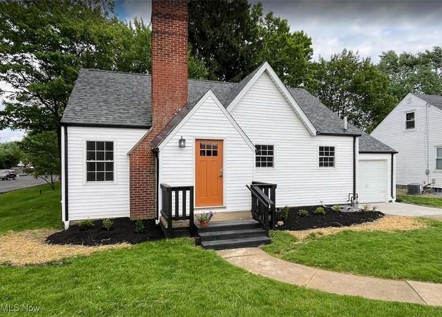 Property at 424 Whipple Ave NW, Canton, OH 44708, 3 beds, 1 bath