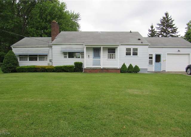 Property at 2313 W 13th St, Ashtabula, OH 44004, 3 beds, 2 baths