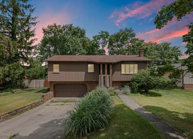 Property at 17682 Drake Rd, Strongsville, OH 44136, 3 beds, 3 baths