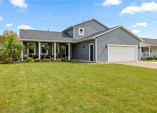 Property at 435 Berry Ridge Dr, Amherst, OH 44001, 4 beds, 2 baths
