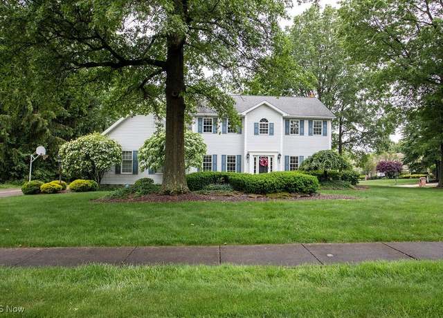 Property at 610 Stoneybrook Ln, Canfield, OH 44406, 4 beds, 2.5 baths