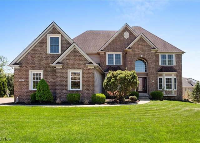 Property at 5495 Hedgebrook Dr, North Royalton, OH 44133, 6 beds, 4.5 baths