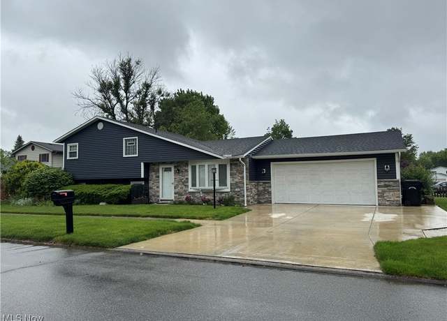 Property at 142 Winthrop Dr, Elyria, OH 44035, 4 beds, 1.5 baths