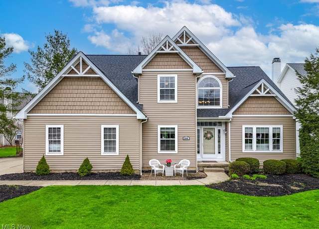 Property at 2946 Greenspire Ln, Fairlawn, OH 44333, 4 beds, 3.5 baths